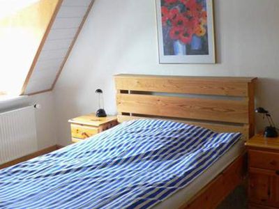 Schlafzimmer mit Doppelbett