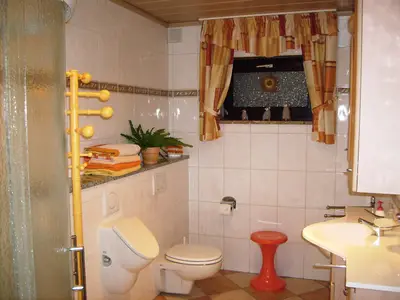 Bad, Dusche, WC, Waschbecken