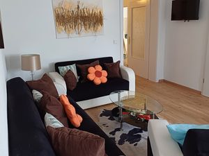 22429213-Ferienwohnung-6-Rödental-300x225-5