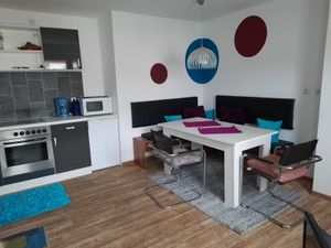 22392739-Ferienwohnung-5-Rödental-300x225-3