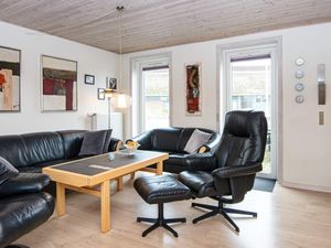 2051825-Ferienwohnung-5-Rømø-300x225-1