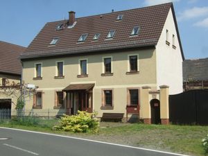 23142523-Ferienwohnung-3-Rötha-300x225-0