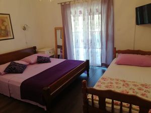 23946783-Ferienwohnung-4-Rogač-300x225-2