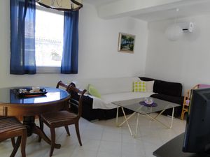 23330819-Ferienwohnung-4-Rogoznica-300x225-5