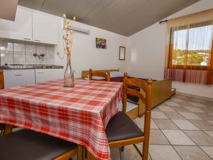 23958175-Ferienwohnung-2-Rogoznica-300x225-4