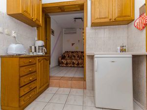 23958403-Ferienwohnung-4-Rogoznica-300x225-2