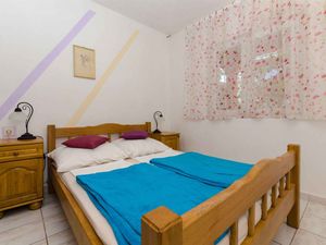 23958403-Ferienwohnung-4-Rogoznica-300x225-5