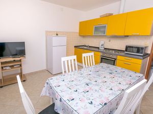 23940108-Ferienwohnung-4-Rogoznica-300x225-5