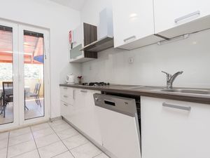 23942925-Ferienwohnung-6-Rogoznica-300x225-5