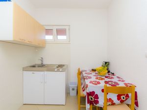 23940080-Ferienwohnung-2-Rogoznica-300x225-2