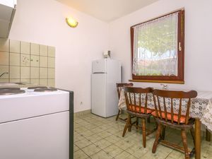 23940107-Ferienwohnung-4-Rogoznica-300x225-3