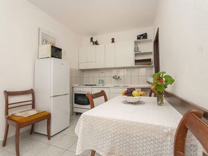 23940289-Ferienwohnung-4-Rogoznica-300x225-5