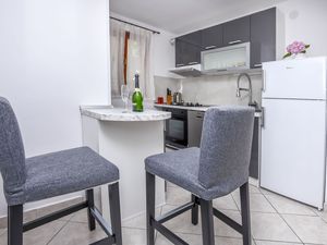 23940485-Ferienwohnung-5-Rogoznica-300x225-3