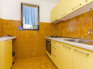 23940911-Ferienwohnung-4-Rogoznica-300x225-5