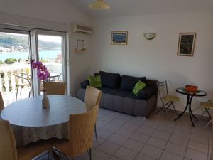 23943671-Ferienwohnung-4-Rogoznica-300x225-5