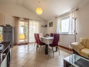 23724694-Ferienwohnung-4-Rogoznica-300x225-3