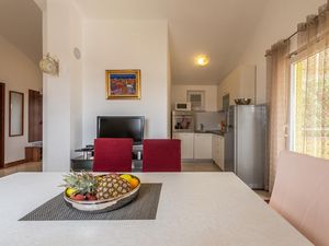 23724694-Ferienwohnung-4-Rogoznica-300x225-4