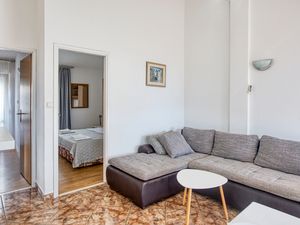 18324000-Ferienwohnung-4-Rogoznica-300x225-3