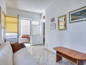 18323025-Ferienwohnung-6-Rogoznica-300x225-2