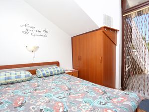 18699255-Ferienwohnung-2-Rogoznica-300x225-3