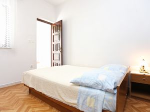 18694079-Ferienwohnung-4-Rogoznica-300x225-5