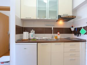 23451199-Ferienwohnung-4-Rogoznica-300x225-5