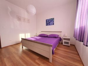 23539297-Ferienwohnung-4-Rogoznica-300x225-4