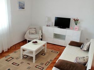 23930821-Ferienwohnung-5-Rogoznica-300x225-1