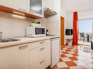 23931030-Ferienwohnung-4-Rogoznica-300x225-4