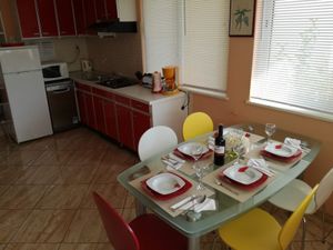 23932696-Ferienwohnung-4-Rogoznica-300x225-4