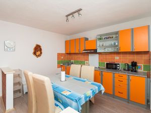 23940252-Ferienwohnung-6-Rogoznica-300x225-2