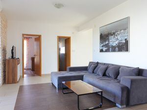 23539127-Ferienwohnung-6-Rogoznica-300x225-4