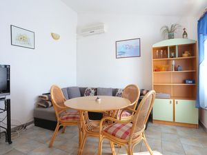 23539137-Ferienwohnung-2-Rogoznica-300x225-2