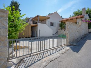 24050958-Ferienwohnung-6-Rogoznica-300x225-0