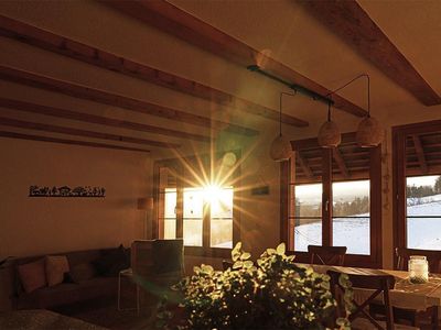 Romantische Wohnküche mit 
idyllischer Aussicht und Sonnenaufgang