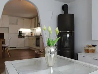 Wohnzimmer mit Blick zur Küche