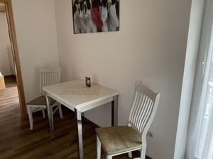 24036345-Ferienwohnung-4-Rohrdorf-300x225-3