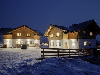 TAUERN LODGES im Winter direkt an der Piste