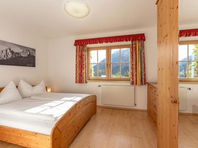 Schlafzimmer 1 mit Doppelbett