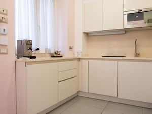 23911656-Ferienwohnung-6-Rom-300x225-4