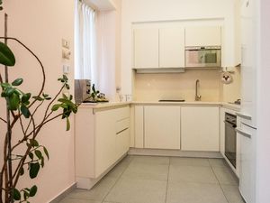 23911656-Ferienwohnung-6-Rom-300x225-5