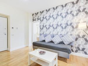 23281110-Ferienwohnung-3-Rom-300x225-1