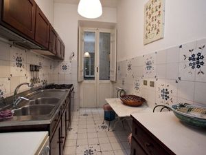 23576800-Ferienwohnung-4-Rom-300x225-1