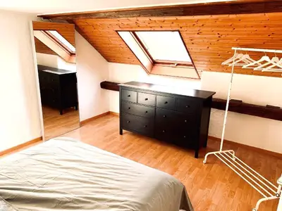 Schlafzimmer (mit Kommode)