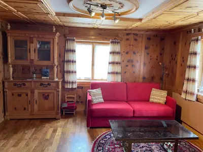 Wohnzimmer mit neuem Bettsofa (seit September 24)