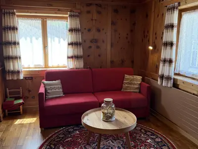 Neuer Salontisch & LED Leselampe (seit Juni 25)