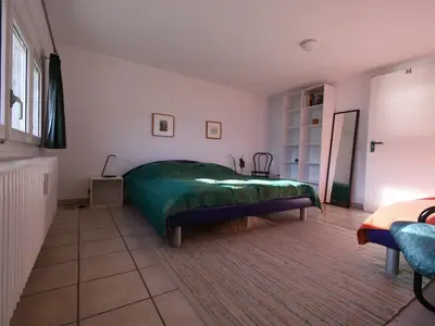 Schlafzimmer 1