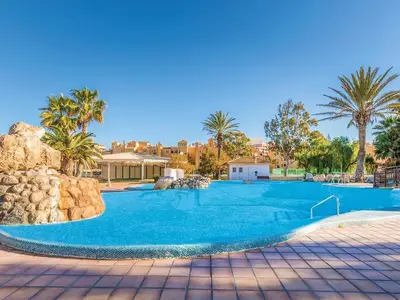 PoolOfHouse
