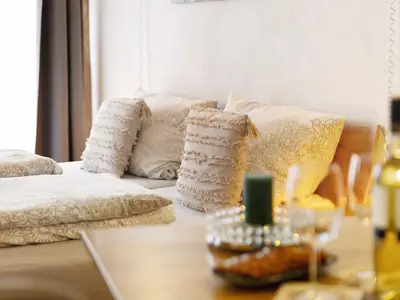 Photo, INSIDE, OUTSIDE