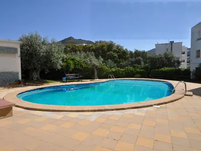 PoolOfHouse